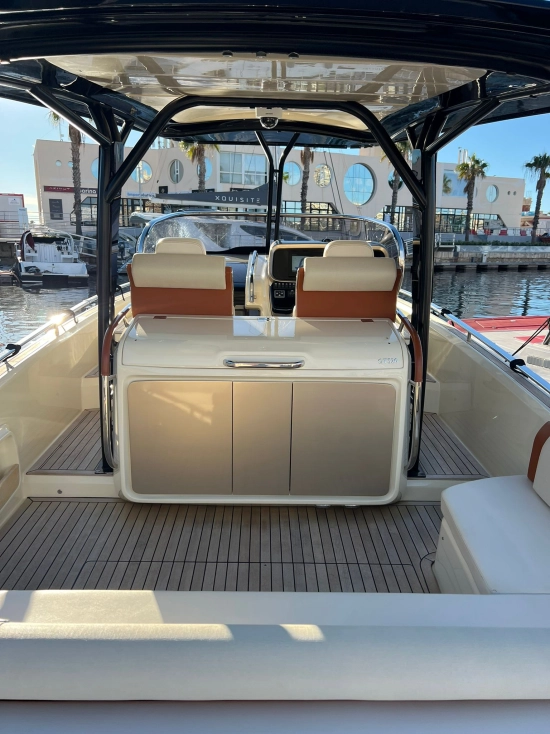 Invictus Yacht 320 GT d’occasion à vendre