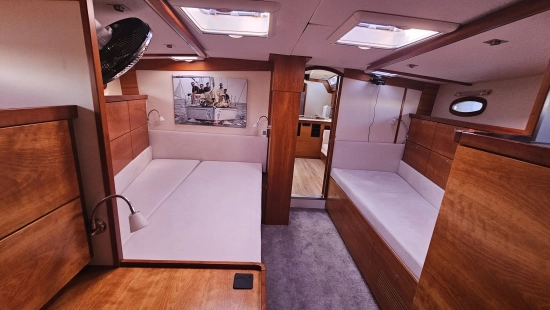 Hanse 531 E WHITE NIGHT preowned for sale