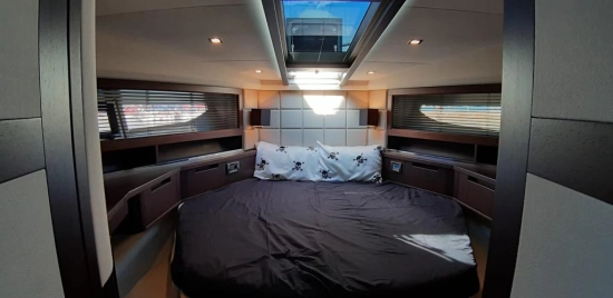 Galeon 430 HT preowned for sale