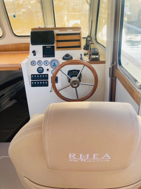 Rhea marine 730 T preowned for sale