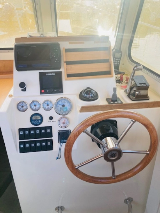 Rhea marine 730 T preowned for sale