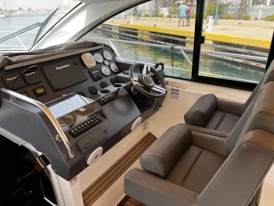 Sealine SC42 gebraucht zum verkauf