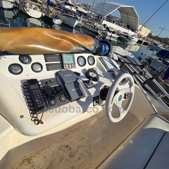 Sealine F33 d’occasion à vendre