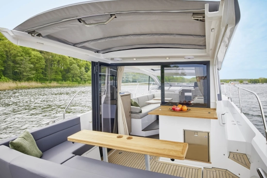 Sealine C335 neu zum verkauf