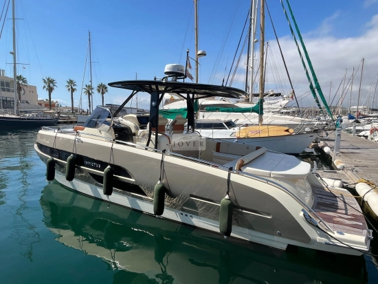 Invictus Yacht 320 GT preowned for sale