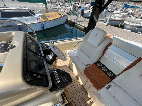 Invictus Yacht 320 GT preowned for sale