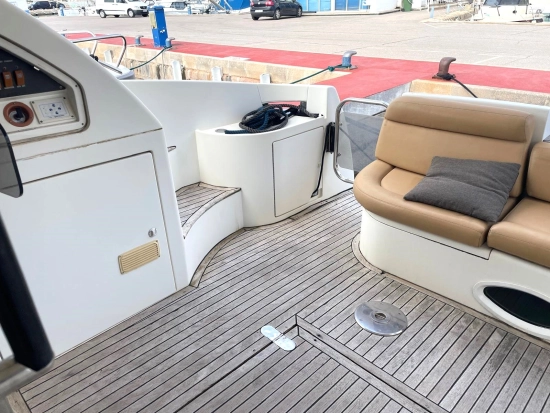 Azimut 46 preowned for sale