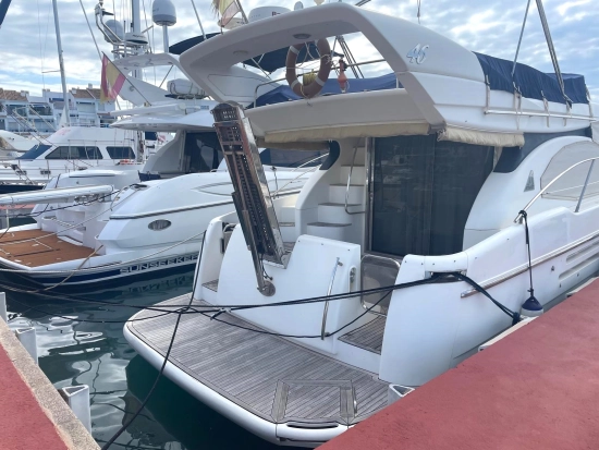 Azimut 46 preowned for sale