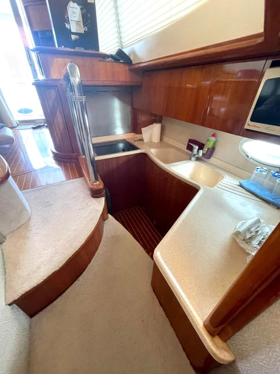 Azimut 46 preowned for sale