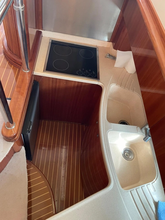 Azimut 46 preowned for sale