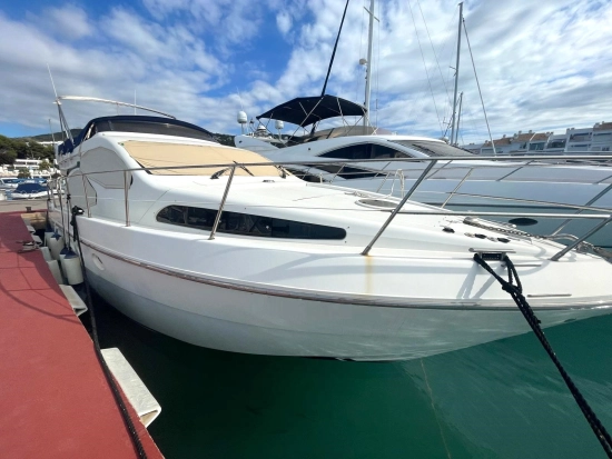 Azimut 46 preowned for sale