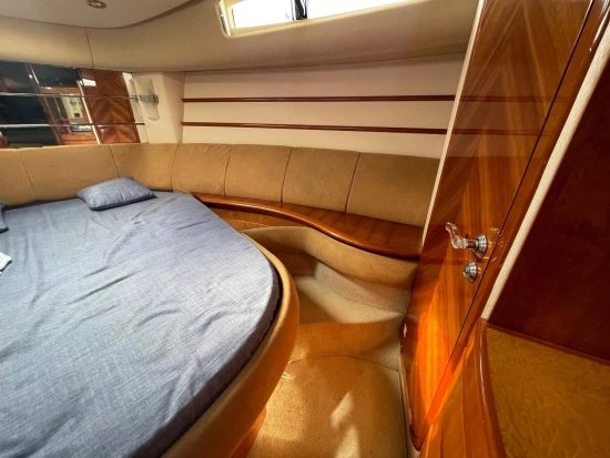 Azimut 46 preowned for sale