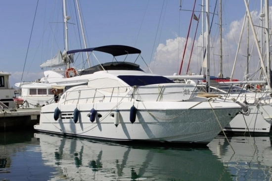 Azimut 46 preowned for sale