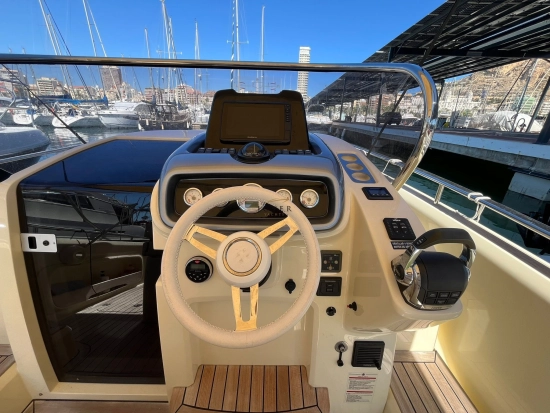 Invictus Yacht 280 GT preowned for sale