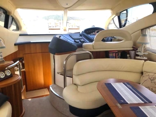 Azimut 46 preowned for sale