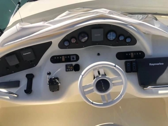 Azimut 46 preowned for sale