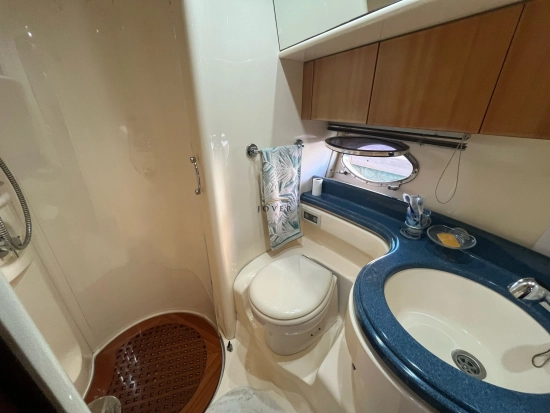 Azimut 46E preowned for sale
