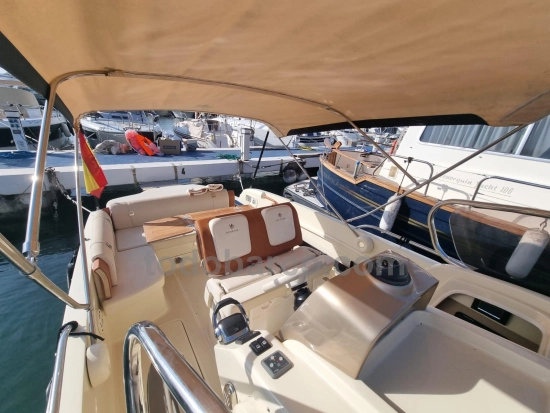 Invictus Yacht 280 CX d’occasion à vendre