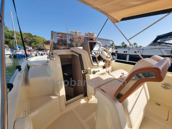 Invictus Yacht 280 CX d’occasion à vendre