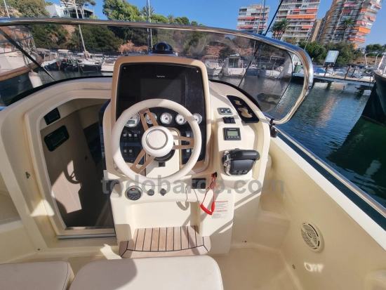 Invictus Yacht 280 CX d’occasion à vendre