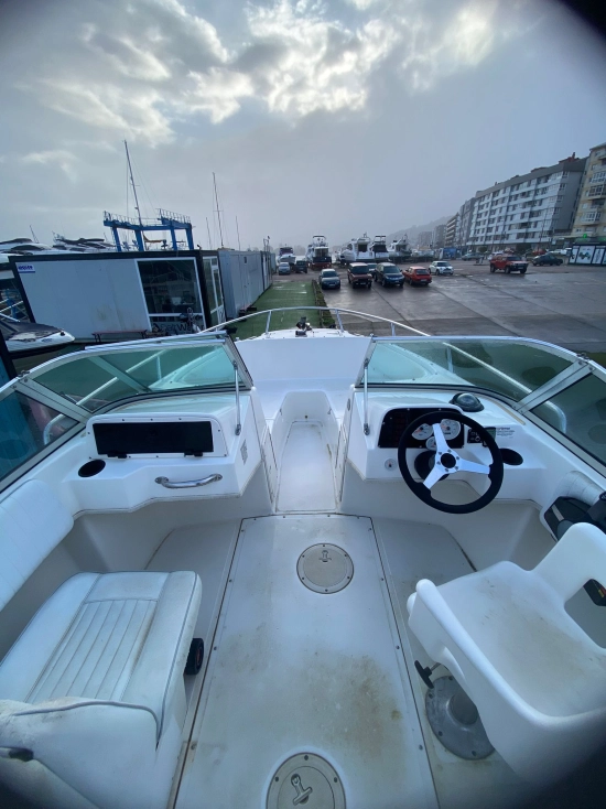 Boston Whaler Ventura 20 preowned for sale