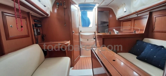 Beneteau Oceanis 323 preowned for sale