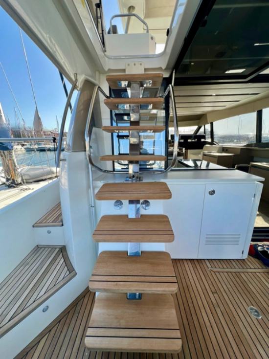 Jeanneau Prestige 630 gebraucht zum verkauf