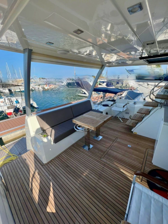 Jeanneau Prestige 630 gebraucht zum verkauf