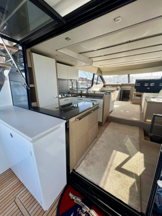 Jeanneau Prestige 630 gebraucht zum verkauf