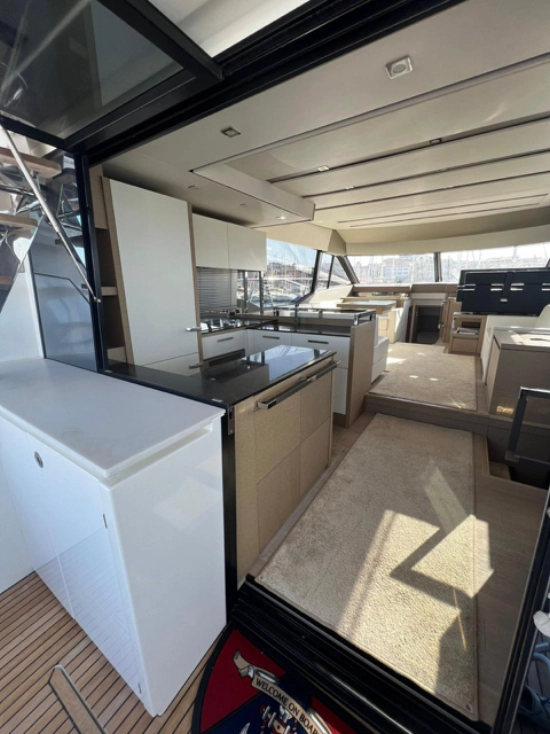 Jeanneau Prestige 630 gebraucht zum verkauf