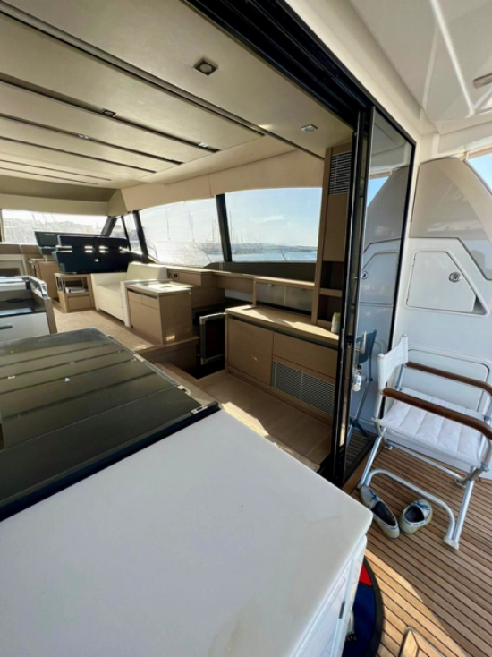 Jeanneau Prestige 630 gebraucht zum verkauf