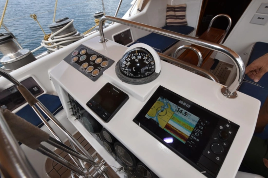 Oyster 80 Deck Saloon gebraucht zum verkauf