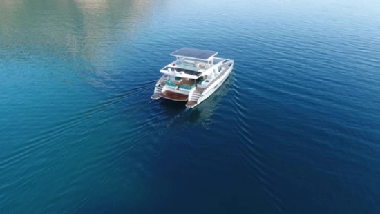 SERENITY Yachts SERENITY 64 Hybrid SOLAR ELECTRIC POWERCAT gebraucht zum verkauf