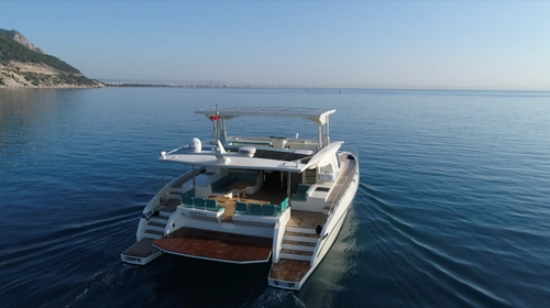 SERENITY Yachts SERENITY 64 Hybrid SOLAR ELECTRIC POWERCAT gebraucht zum verkauf