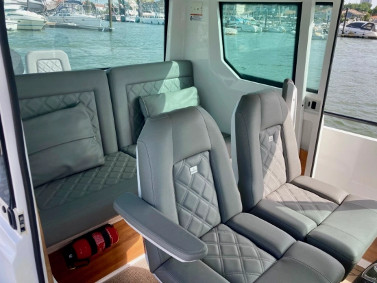 Axopar 28 Cabin Brabus Line gebraucht zum verkauf