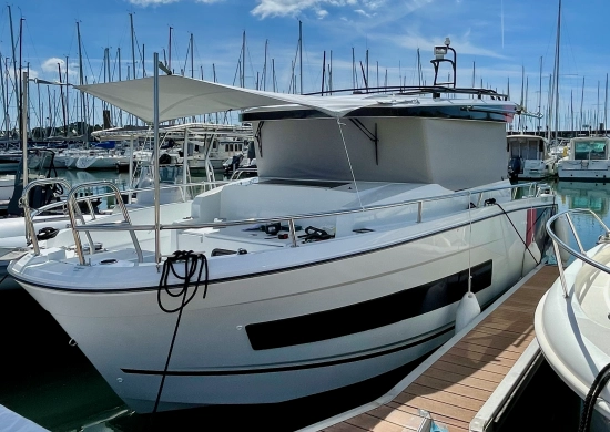 Jeanneau Merry Fisher 895 Sport preowned for sale