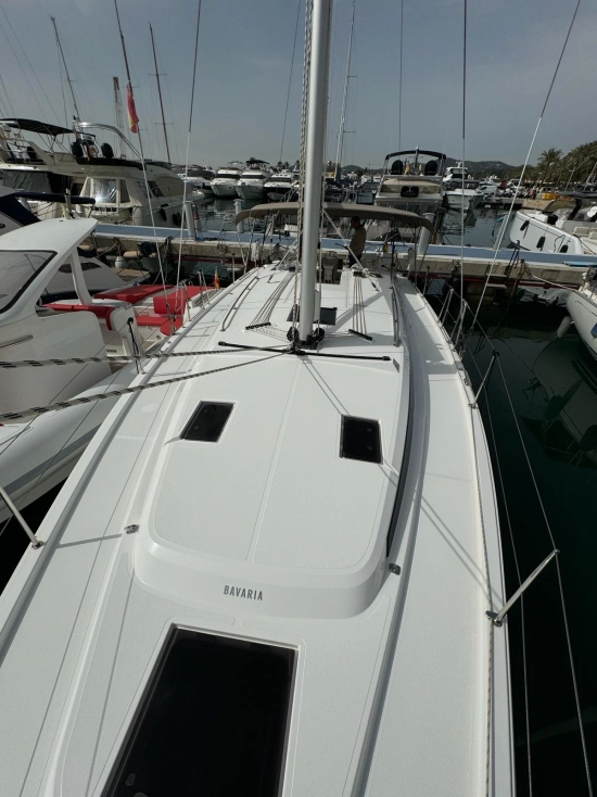 Bavaria Yachts C42 d’occasion à vendre