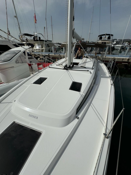 Bavaria Yachts C42 d’occasion à vendre