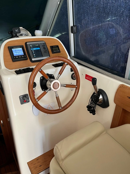 Jeanneau Merry Fisher 805 preowned for sale