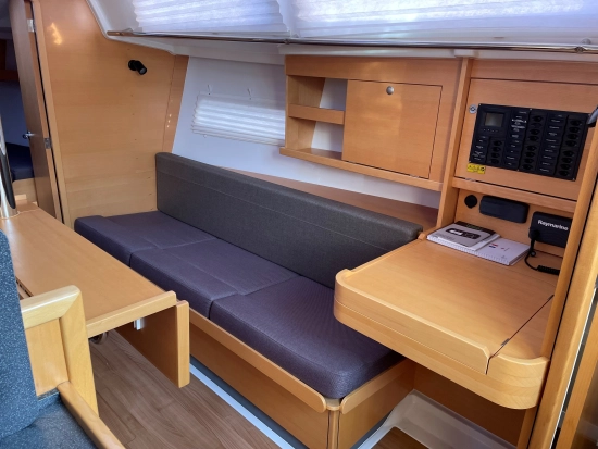 Jeanneau Sun Odyssey 319 preowned for sale