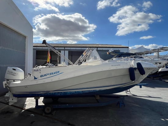 Quicksilver Commander 720 gebraucht zum verkauf