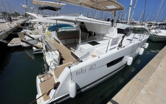 Fountaine Pajot Isla 40 brand new for sale