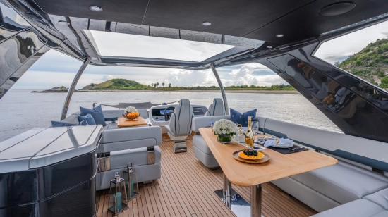 Fairline Squadron 68 neu zum verkauf