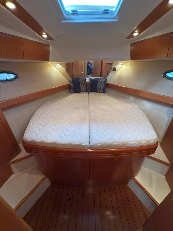 Beneteau Antares 12 Fly preowned for sale