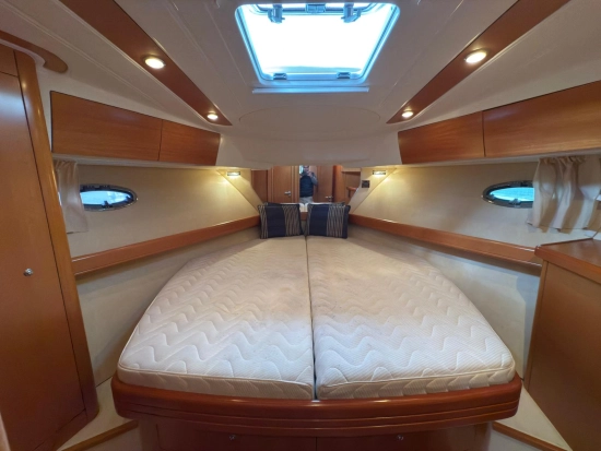 Beneteau Antares 12 Fly preowned for sale