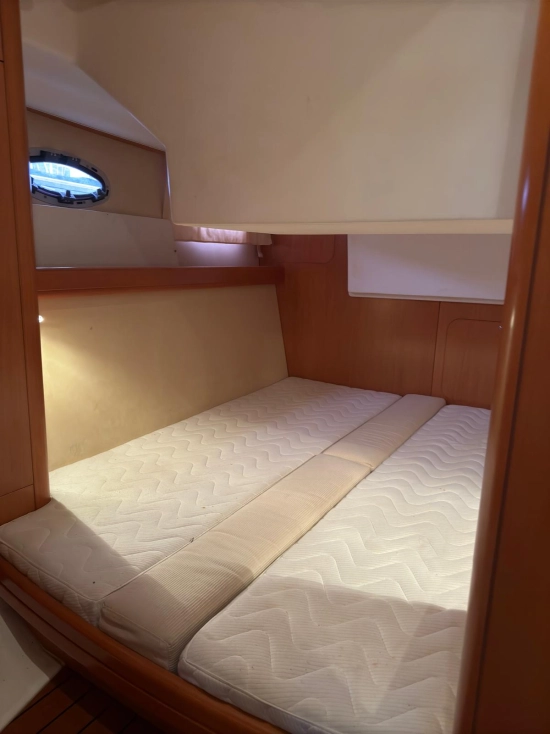 Beneteau Antares 12 Fly preowned for sale