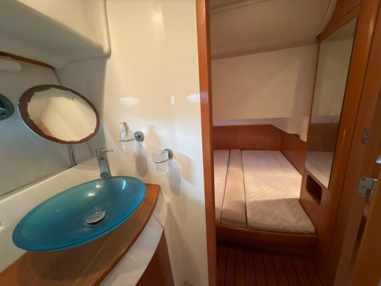 Beneteau Antares 12 Fly preowned for sale