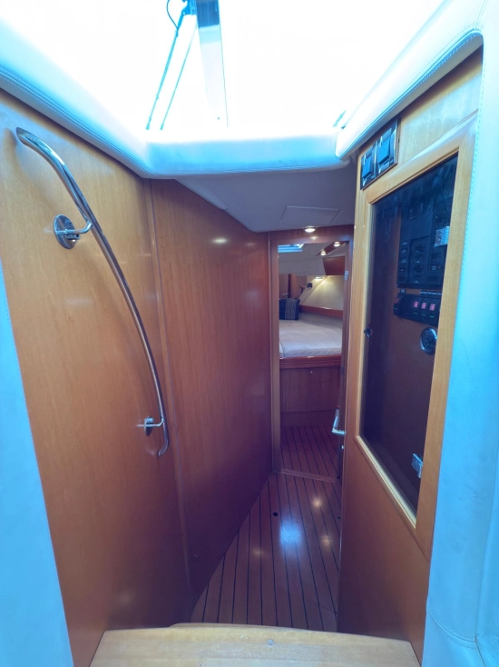 Beneteau Antares 12 Fly preowned for sale