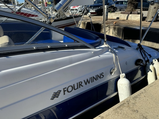 Four Winns Funship 224 d’occasion à vendre