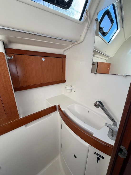 Beneteau Oceanis 43 preowned for sale